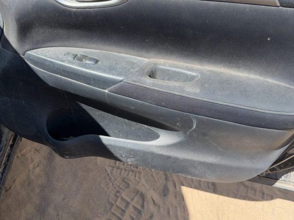 2014 Nissan Sentra Front Door Trim Panel RH Charcoal G — photo 10