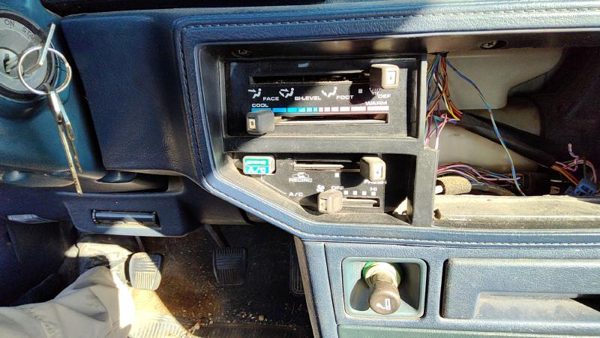 1983-86 Toyota Camry Temperature Control Module In Dash Heater Ac Head Unit Oem — photo 1