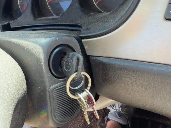 06-07 Monte Carlo Ignition Switch Assembly With Key Complete Electrical Oem — photo 2