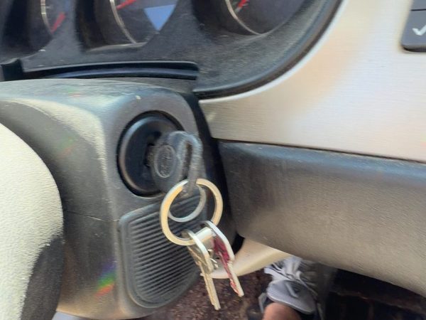 06-07 Monte Carlo Ignition Switch Assembly With Key Complete Electrical Oem — photo 3