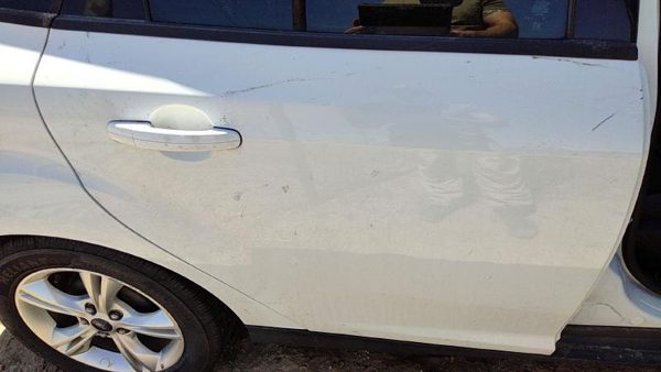2014 Ford Focus Rear Door RH White Yz — photo 2