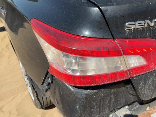 2014 Nissan Sentra Tail Light Assembly LH — photo 2