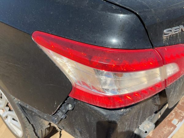2014 Nissan Sentra Tail Light Assembly LH — photo 5