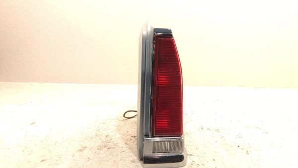 1988-1991 Chrysler New Yorker Passenger Right Tail Light Brake Lamp Rear chipped — photo 3
