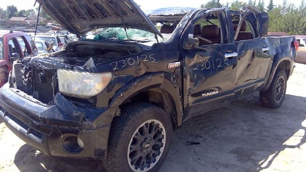 2011 Toyota Tundra — vehicle photo 3