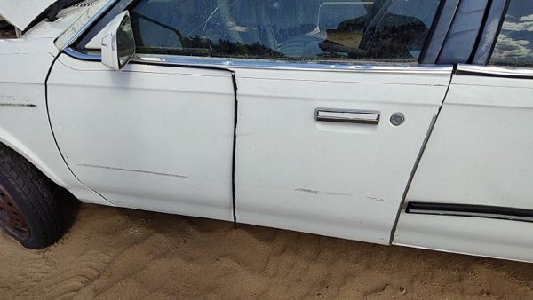 1987 Oldsmobile Cutlass Ciera Front Door LH White — photo 3