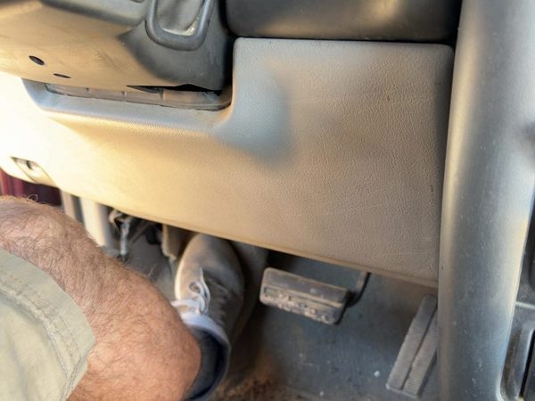 01-05 Chevy Venture Lower Dash Under Column Knee Bolster Trim Panel Oem Gray 14C — photo 3