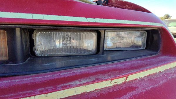 1993 Pontiac Grand Prix Headlamp Assembly LH — photo 2