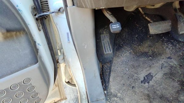 2004-2005 Nissan Titan Driver Left Lower Kick Trim Panel Oem W Graphite — photo 1