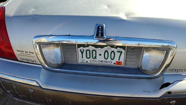 03-11 Town Car License Plate Trim Surround Panel Tail Trunk Finish Silver — photo 1