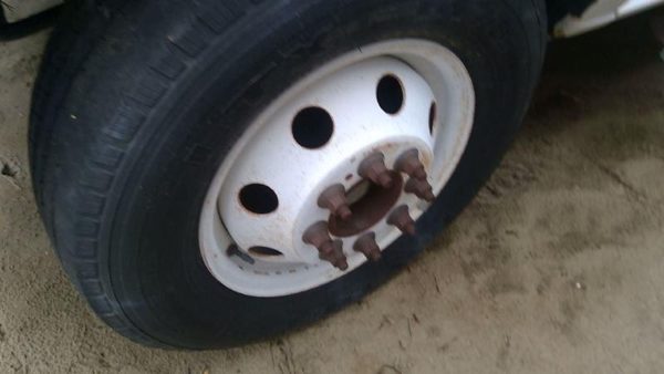 2002 Ford E-350 Super Duty Wheel Van E450 — photo 4