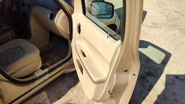2006-2008 Chevy Hhr Passenger Right Front Door Trim Panel With Switches Tan 32B — photo 2