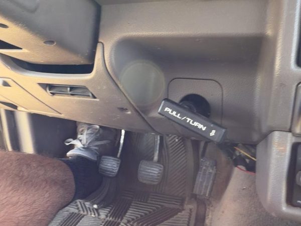 1989-1995 Isuzu Pup Lower Dash Under Column Knee Bolster Trim Panel Oem Gray — photo 4