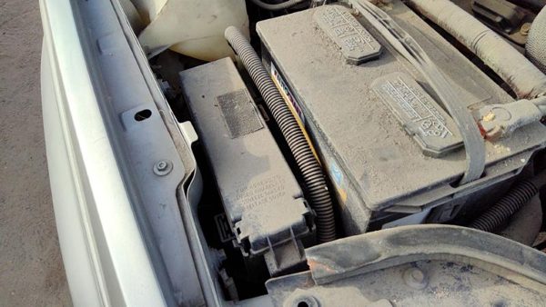 2000-2004 Jeep Grand Cherokee Engine Fuse Box Power Distribution Panel Oem 4.0L — photo 2
