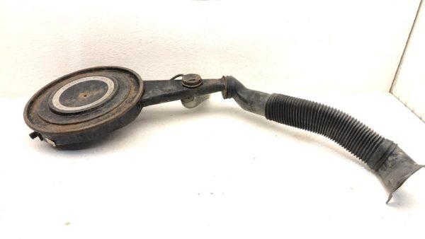 82-84 Deville Sedan Complete Air Intake Filter Box Housing With Tube Oem 4.1l — photo 1