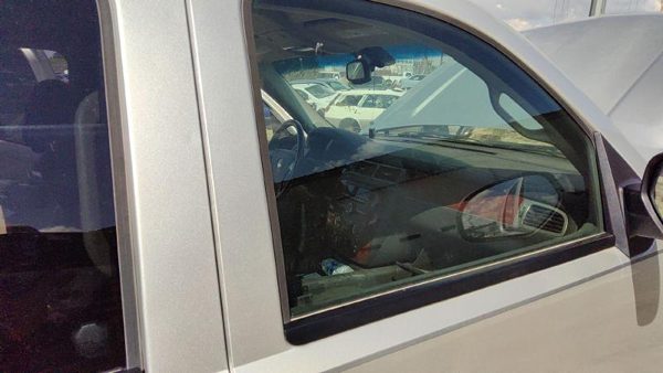2007-2014 Chevy Tahoe Passenger Right Front Side Window Door Glass Oem 15175144 — photo 3