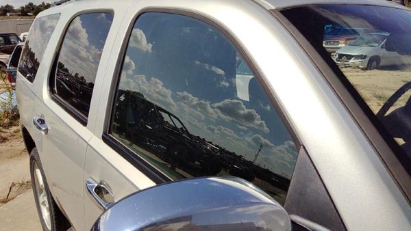 2007-2014 Chevy Tahoe Passenger Right Front Side Window Door Glass Oem 15175144 — photo 2