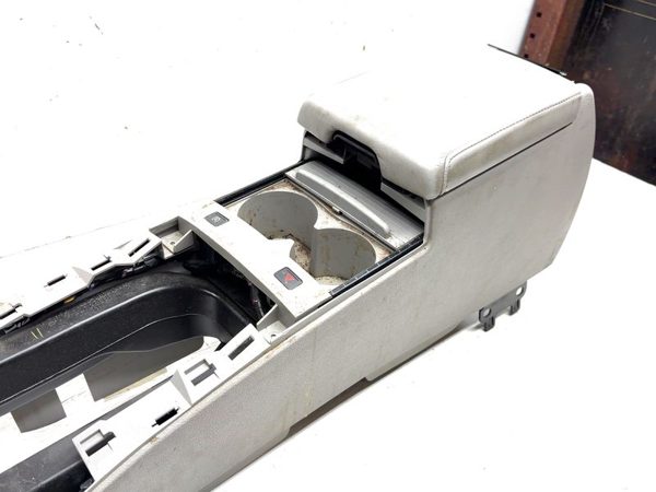2005 Cadillac Sts Center Console Assembly Oem Arm Rest Fold Down Gray 132 — photo 8