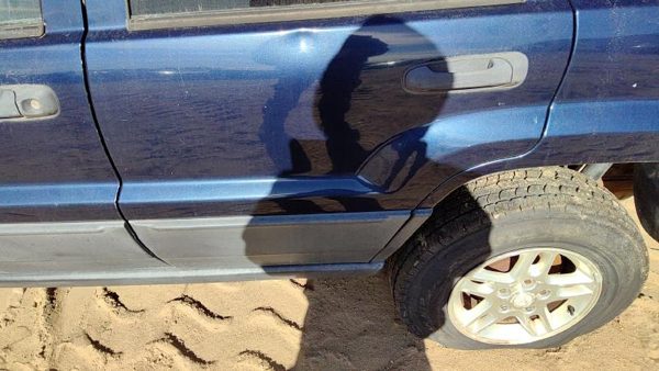 2004 Jeep Grand Cherokee Rear Door LH Blue PB8 — photo 2