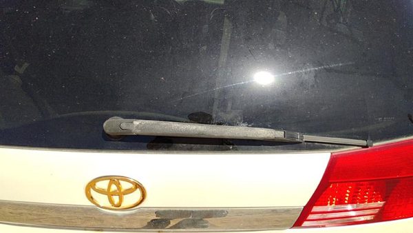 03-05 Toyota Sienna Back Glass Wiper Arm Oem Rear Window Blade Liftgate Hatch — photo 1