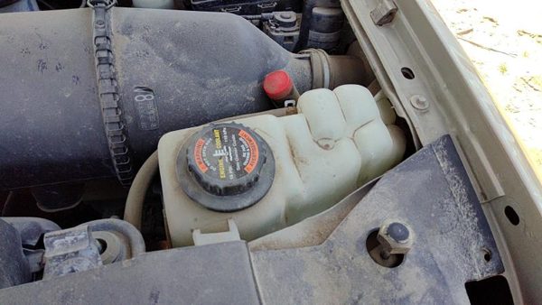 1998 Lincoln Navigator Coolant Recovery Bottle — photo 2