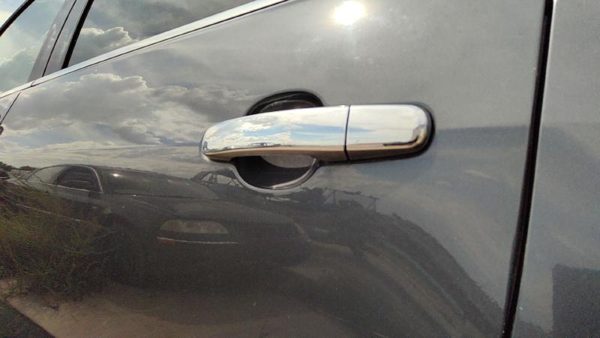 2010 Chevrolet Traverse Outside Door Handle LH Chevy 57U Cyber Gray — photo 3