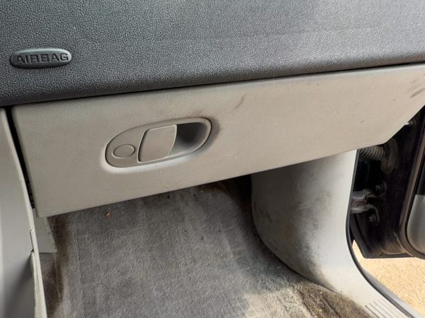 05-09 Equinox Glove Box Assembly Complete Door With Latch Oem Light Gray 14B — photo 1