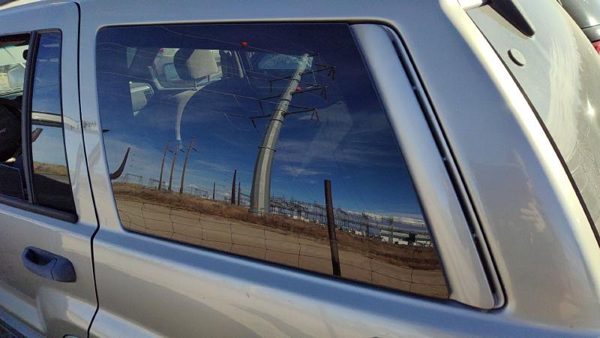 1999-2004 Jeep Grand Cherokee Driver Left Rear Quarter Glass Back Side Window — photo 2