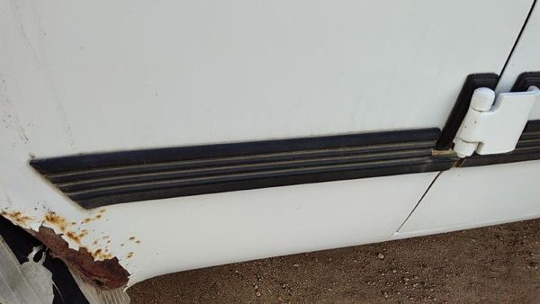 1992-1996 Gmc Van 3500 Passenger Right Rear Moulding On Quarter Panel Oem — photo 2