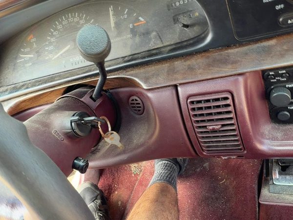 94 Eighty Eight Steering Column Assembly Oem Shift Without Radio Control Red — photo 2