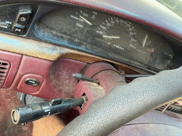 94 Eighty Eight Steering Column Assembly Oem Shift Without Radio Control Red — photo 3