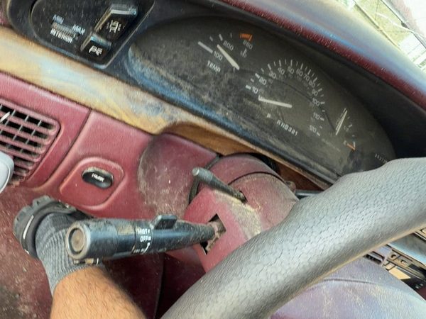 94 Eighty Eight Steering Column Assembly Oem Shift Without Radio Control Red — photo 6