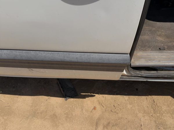 96-99 Town & Country Driver Left Front Moulding From Door Oem Cladding 4Dr — photo 3