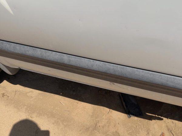 96-99 Town & Country Driver Left Front Moulding From Door Oem Cladding 4Dr — photo 4