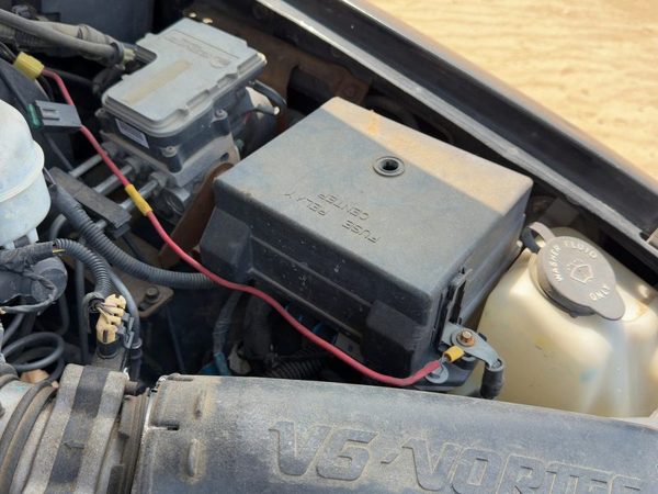 2000-2005 Chevy S10 Blazer Engine Fuse Box Power Distribution Panel Oem 4.3L — photo 3