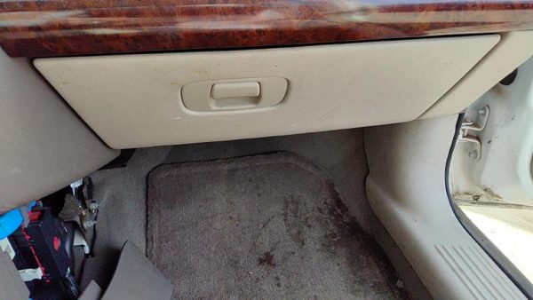 04-08 New Style Malibu Glove Box Assembly Door With Latch 3.5L 2.2L Neutral 52E — photo 3