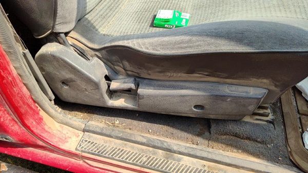 1992-1995 Nissan Pathfinder Passenger Right Side Seat Trim Panel Oem Gray — photo 3