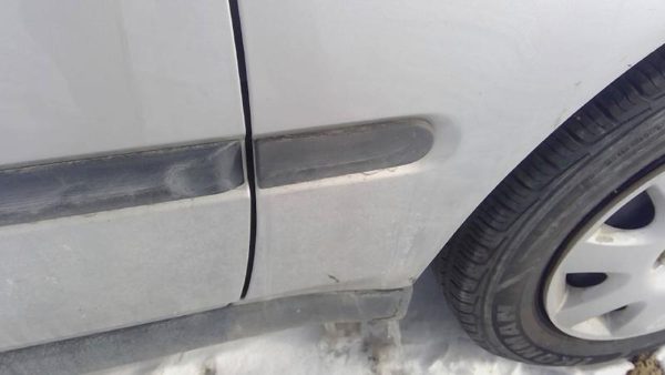 1996-2000 Honda Civic Passenger Right Moulding From Fender Oem Trim Strip — photo 4