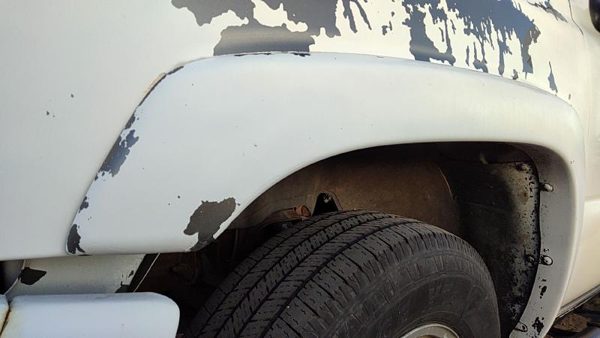 03-07 Suburban Driver Left Front Wheel Flare Moulding Fender 50U Summit White — photo 4