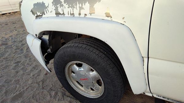 03-07 Suburban Driver Left Front Wheel Flare Moulding Fender 50U Summit White — photo 2