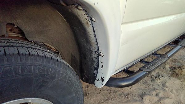 03-07 Suburban Driver Left Front Wheel Flare Moulding Fender 50U Summit White — photo 5