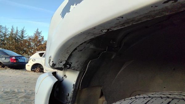 03-07 Suburban Driver Left Front Wheel Flare Moulding Fender 50U Summit White — photo 6