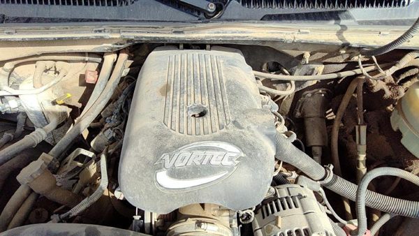 1999-2004 Gmc Sierra 2500 Engine Cover Top Plastic Shield Oem 6.0L — photo 2