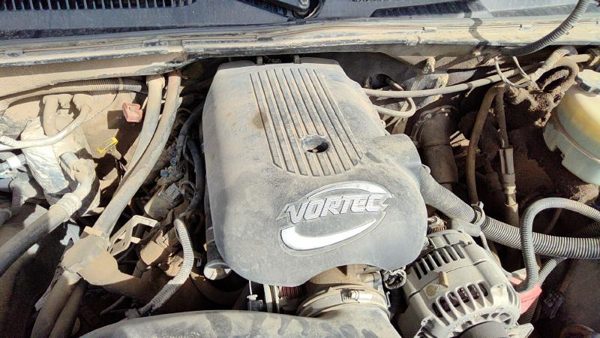 1999-2004 Gmc Sierra 2500 Engine Cover Top Plastic Shield Oem 6.0L — photo 3