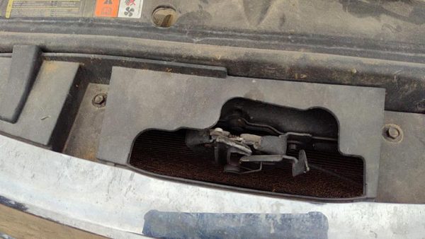2010-2011 Ford Fusion Hood Latch Assembly With Bracket Oem Ae5Z16138A — photo 3