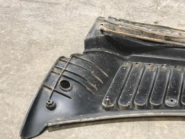 02 Ford F250 Super Duty Windshield Wiper Cowl Vent Trim Panel Grille Powerstroke — photo 17