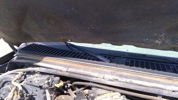 02 Ford F250 Super Duty Windshield Wiper Cowl Vent Trim Panel Grille Powerstroke — photo 3