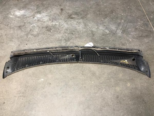 02 Ford F250 Super Duty Windshield Wiper Cowl Vent Trim Panel Grille Powerstroke — photo 11