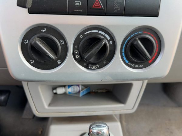 06-10 Pt Cruiser Temperature Control Module In Dash Heater Ac Head Unit Knobs — photo 2