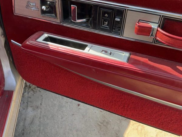 86-91 Olds 88 Passenger Right Front Door Trim Panel With Switches Red — photo 2